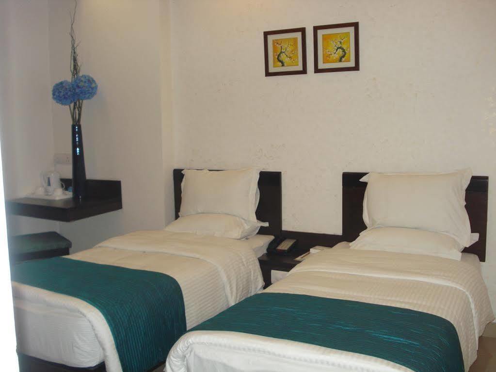 Fabhotel Rockland New Delhi Buitenkant foto