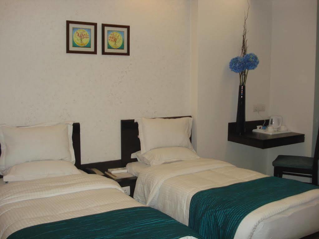 Fabhotel Rockland New Delhi Buitenkant foto
